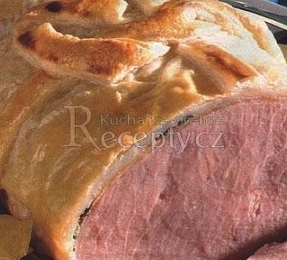 Uzená kotleta v listovém těstě