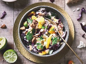 Pikantní květákový salát