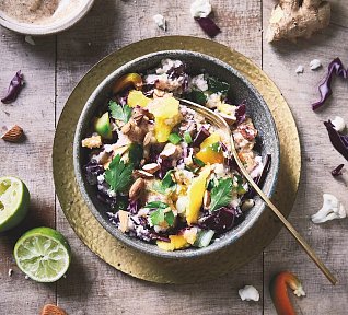 Pikantní květákový salát