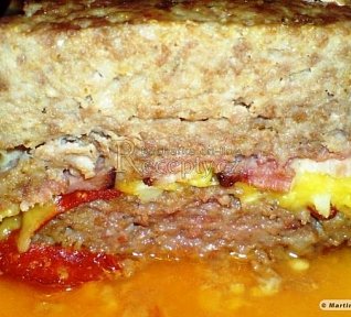 Úžasná "roláda" z mletého masa v "srnčím hřbetě" Úžasná "roláda" z mletého masa v "srnčím hřbetě"
