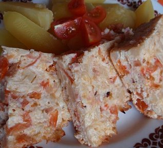 Zapékaný květák nejen s rajčaty