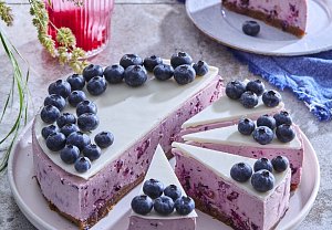 Borůvkový cheesecake s čokoládou Borůvkový cheesecake s čokoládou