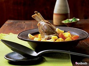 Jehněčí nožička dušená v zelenině