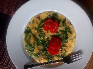 Vaječná omeleta (nejen) s medvědím česnekem