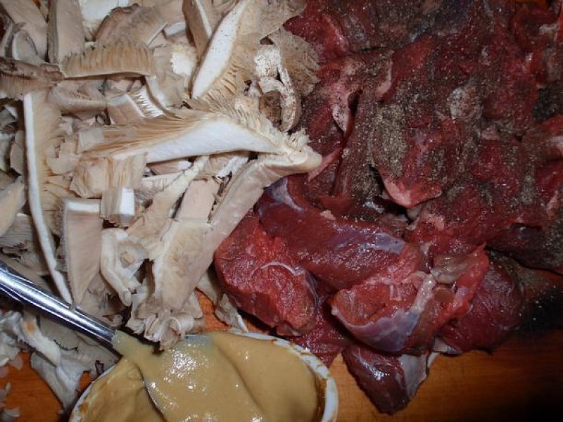 (nejen) Hovězí s hlívou na hořčici