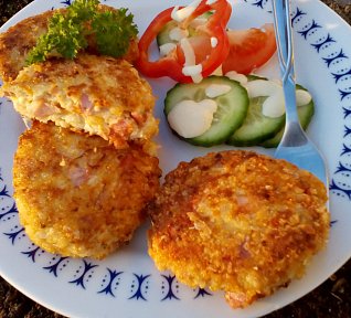 Květákové placičky s uzeným masem a sýrem