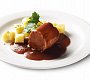 Vepřová líčka na červeném víně s bramborovými noky