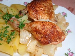 Kořeněné kuře na česnekovém patizonu