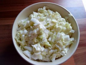 Salát z čínského zelí s kysanou smetanou