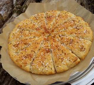 Škvarkový koláč (placky)