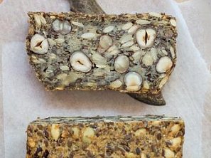 Ořechovo semínkový chléb