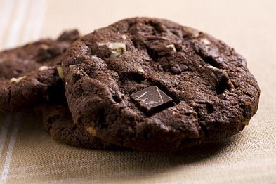 VIDEO: Sladká nedělní tečka? Čokoládové sušenky cookies!