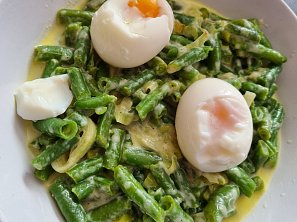 Zelené fazolky s vajíčkem a cottagem