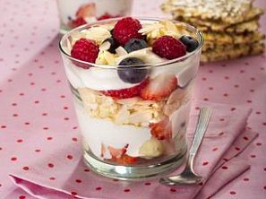 Lehký triffle s lesním ovocem a rýžovými chlebíčky Silouette