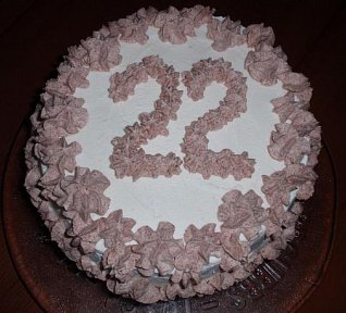 Dvoubarevný roládový pařížský dort