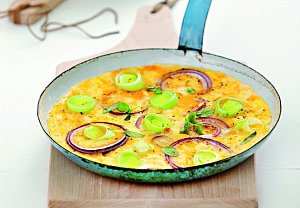 Omeleta s cibulí a pórkem