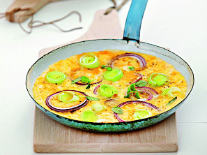 Omeleta s cibulí a pórkem