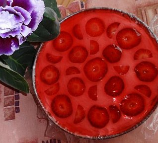 "Jahoďák" - jahodový dort