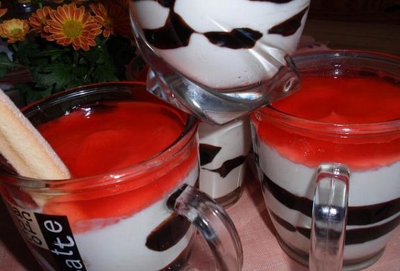 Jogurtové poháry - rychle a chutně
