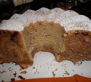 Bábovka s kysanou smetanou Bábovka s kysanou smetanou