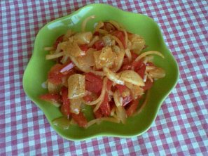 Pikantní syrečkový (tvarůžkový) salát