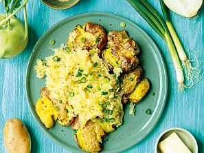 Kedlubnové zelí na cidru s bramborami na bouchačku