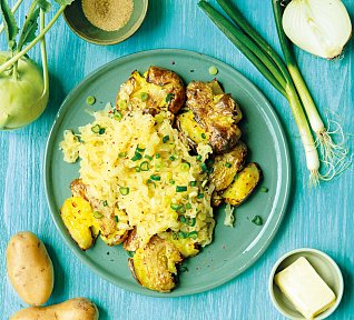 Kedlubnové zelí na cidru s bramborami na bouchačku