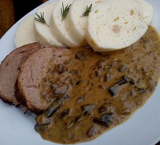 Rozmarýnové telecí na houbách