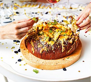 Trhací bochník se sýrem