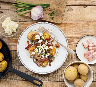 Sedlácké brambory s bryndzou a slaninou