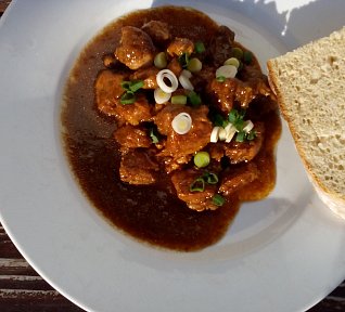 Pikantní vepřové na zázvoru - dušené