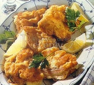 Telecí kapsa plněná sýrem a šunkou