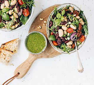 Fazolový salát s rajčaty