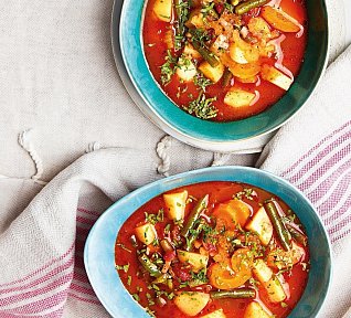 Letní bramboračka s rajčaty