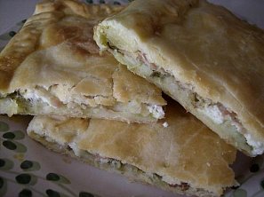 Plněná "pizza" s bazalkovým pestem a ricottou