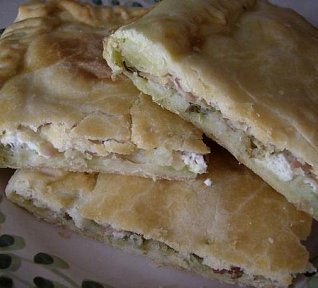 Plněná "pizza" s bazalkovým pestem a ricottou