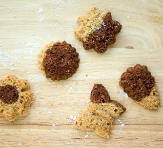 Ořechové  pracny světlé.