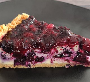 Tvarohový koláč s bobulovým ovocem - cheesecake Tvarohový koláč s bobulovým ovocem - cheesecake