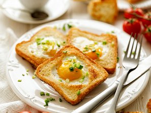 Toasty s vejci a čedarem