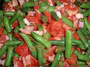 Česnekovo-rajské fazolky se slaninou