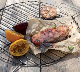 Grilovaná kachna na pomerančích