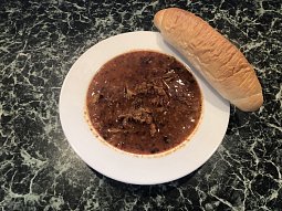"Dršťková" polévka z kotrče (masáků, hlívy)