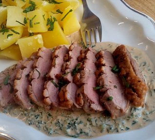 Kachní prsa se smetanovým medvědím česnekem