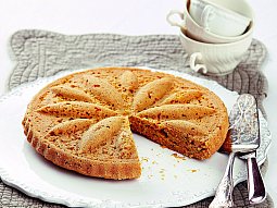 Mrkvovo-dýňová bábovka s ořechy