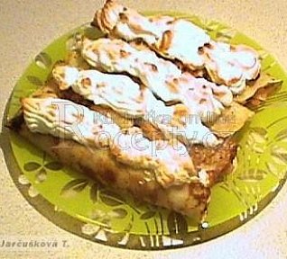 Palačinky s jablkovou náplní