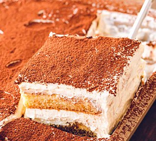 Tiramisu se šlehačkou a mascarpone