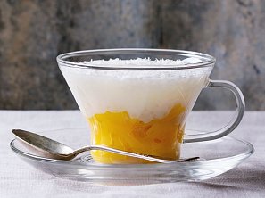 Tapiokový pudink s kokosovým mlékem a mangem Tapiokový pudink s kokosovým mlékem a mangem