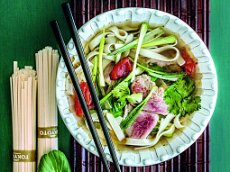 Polévka s hovězím masem a nudlemi