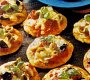 Minipizzy s olivami a salámem