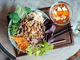 Bun Bo Nam Bo – Nudle s hovězím a zeleninou